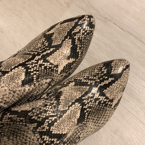 Franco Sarto Kortney Block Heel Stretch Ankle‎ Booties. Size 8 M snake print - Picture 3 of 9